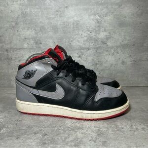 Nike Air Jordan 1 Mid 'Bred Shadow' Sneakers DQ8423-006 Womens sz 7